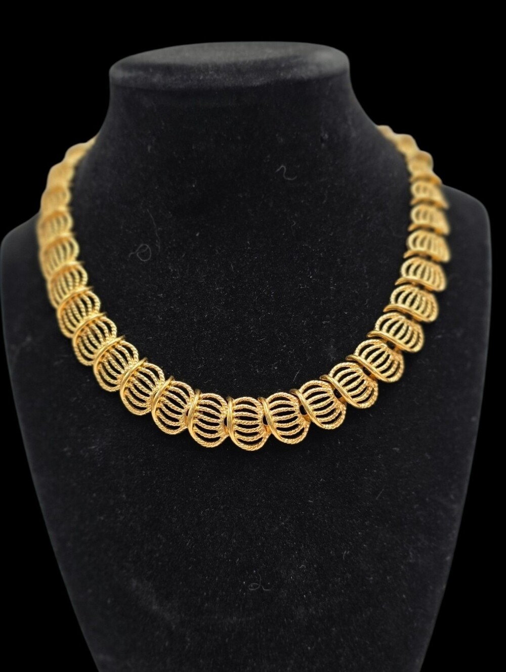 Vintage 1988 Napier Gold Tone Openwork Link Collar Necklace 16"